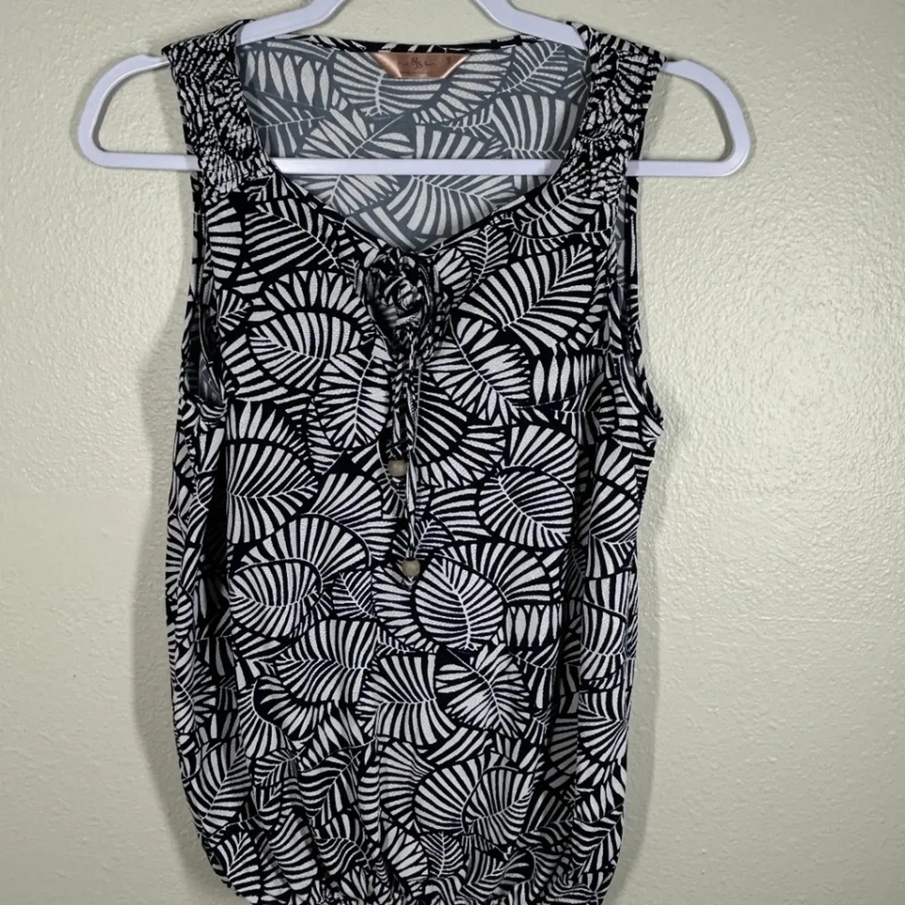 SJS Women's Sleeveless Top Size S Tropical Leaf Print Black White Spandex